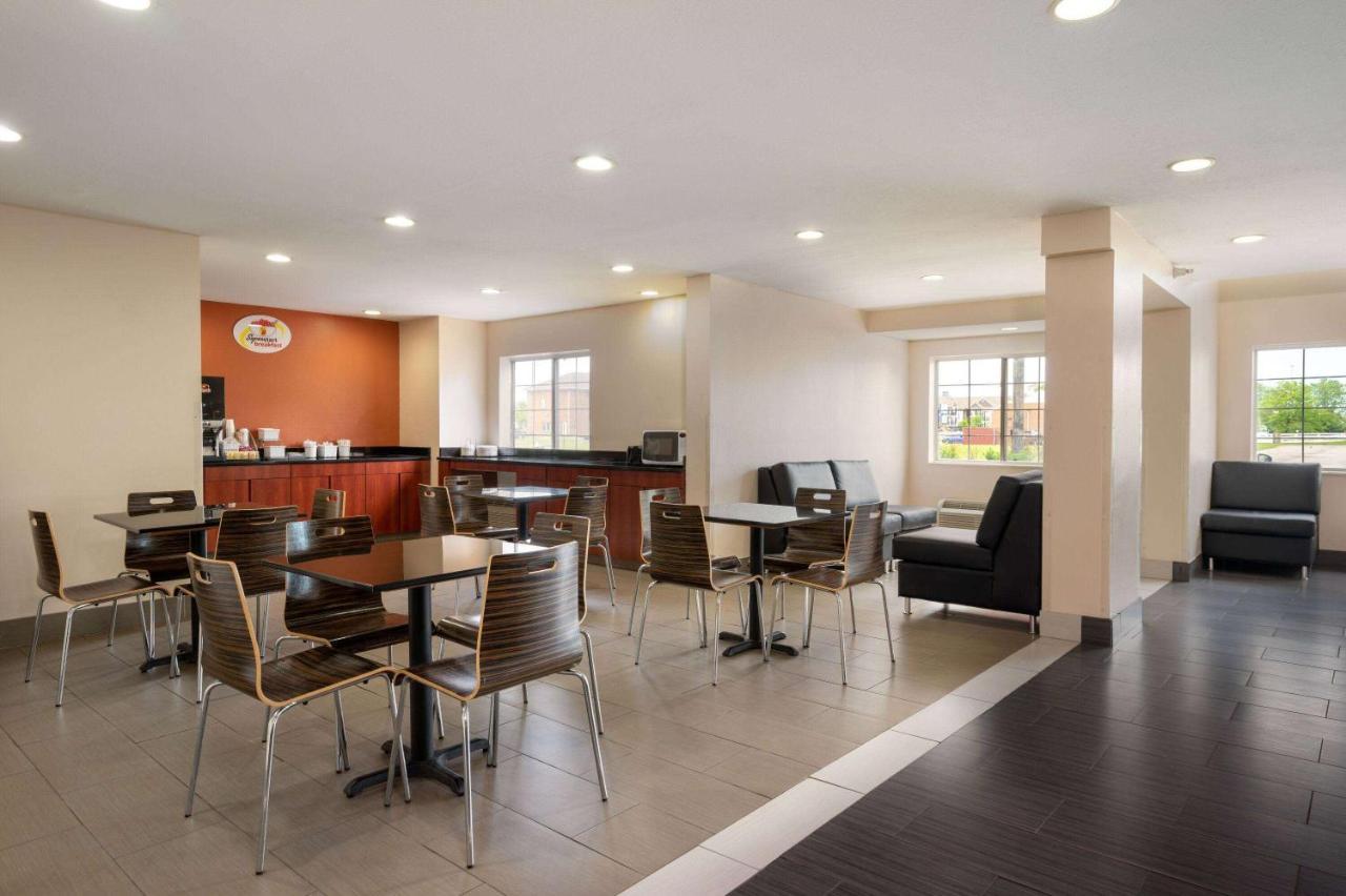 Super 8 By Wyndham Columbus West Ξενοδοχείο Εξωτερικό φωτογραφία