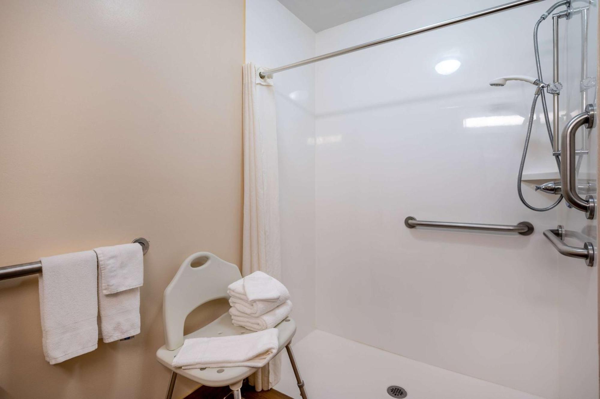 Super 8 By Wyndham Columbus West Ξενοδοχείο Εξωτερικό φωτογραφία